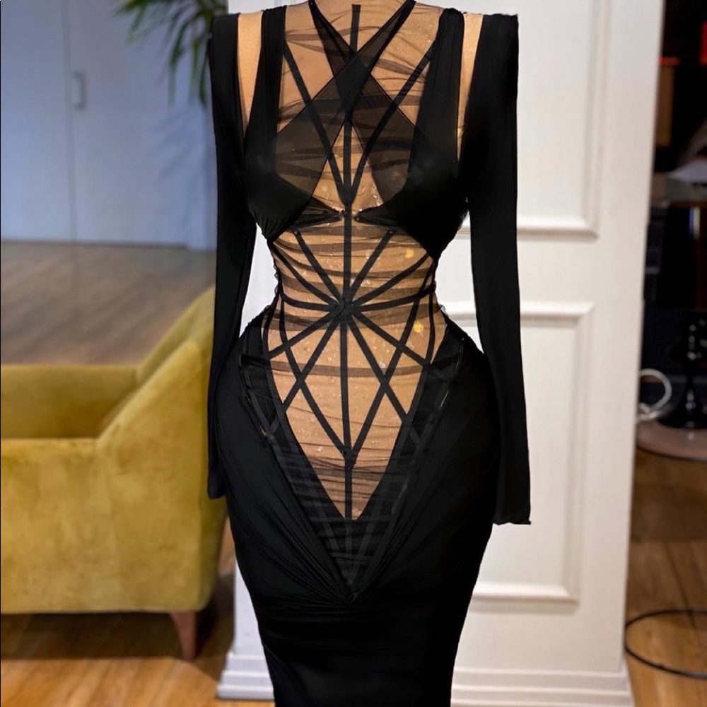 Black Birthday Body con dress , size 4-6